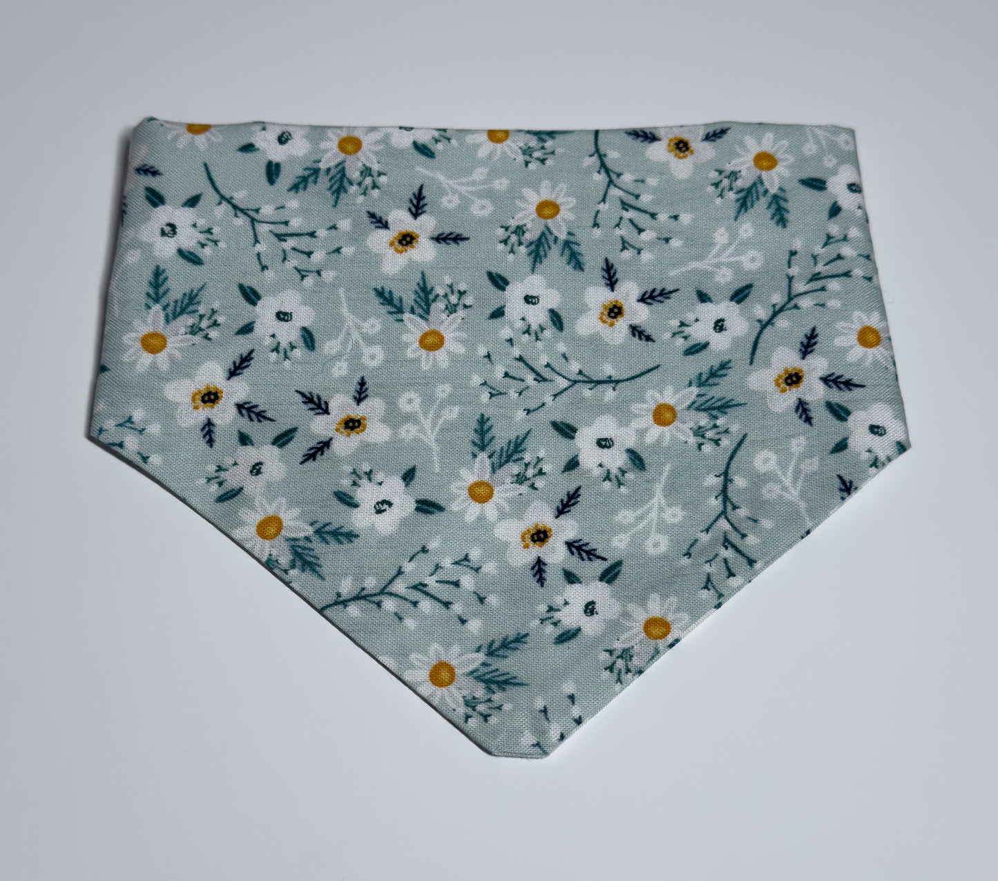 Daisy Dreams Dog Bandana 🌿🌼