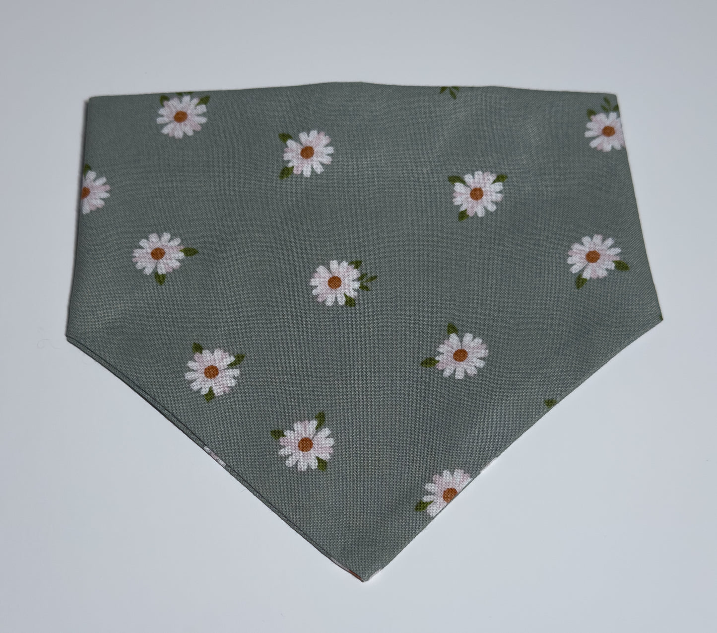 Simple Daisy Dog Bandana 🌿🌼